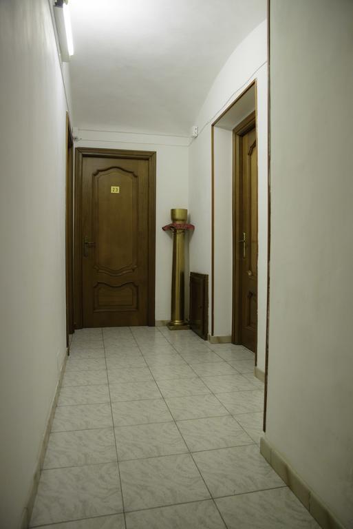 Affittacamere Maison Napoleon Turin Bagian luar foto