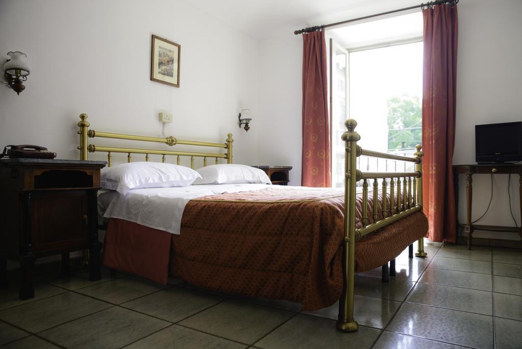 Affittacamere Maison Napoleon Turin Bagian luar foto